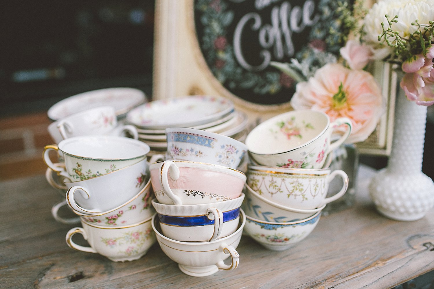 vintage teacups at wedding