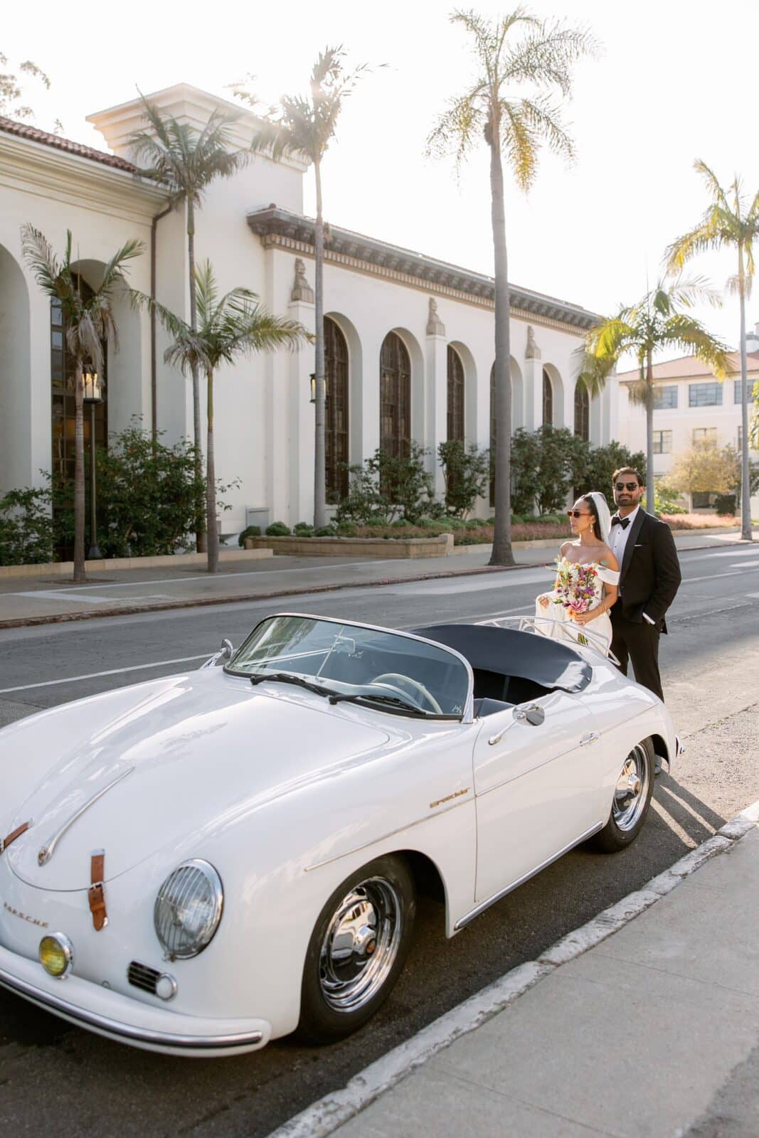 vintage car wedding photos