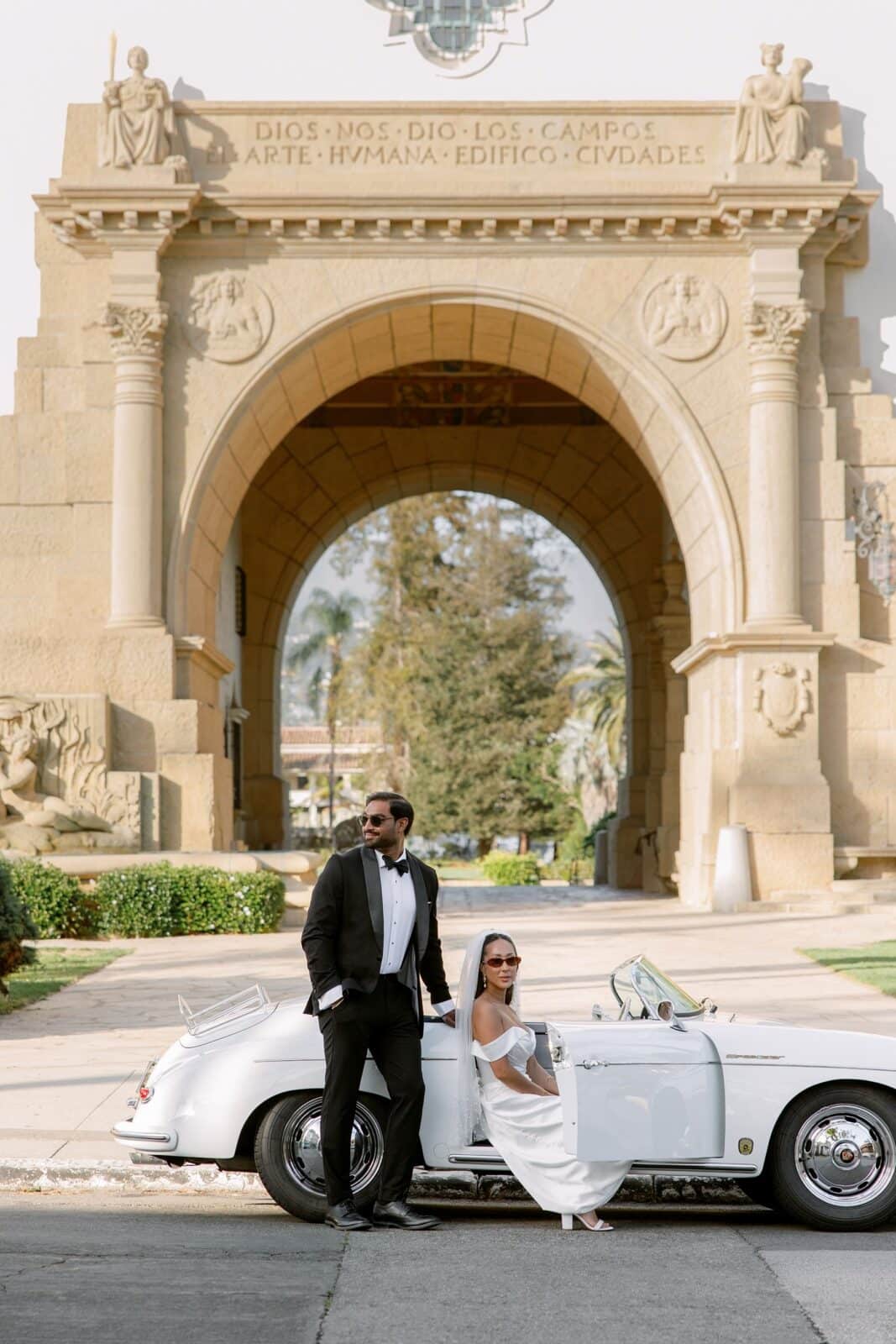 vintage car wedding photos