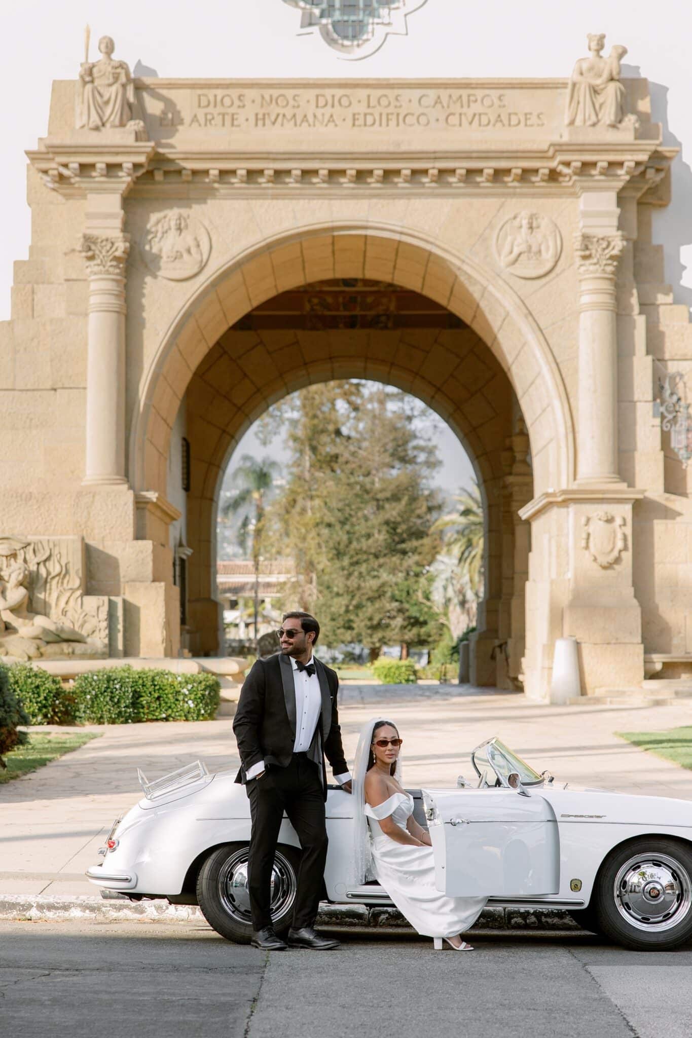 vintage car wedding photos